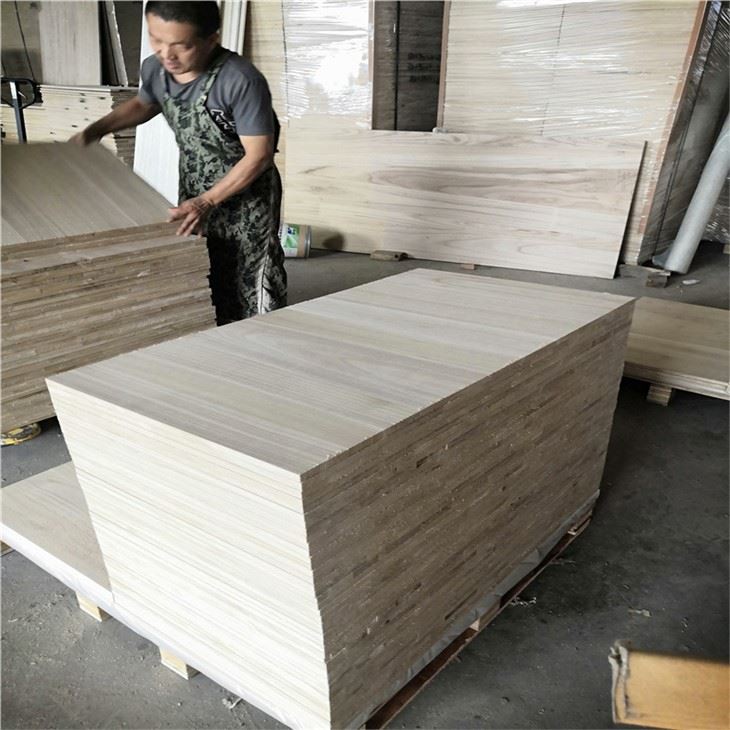 Paulownia skuff tre