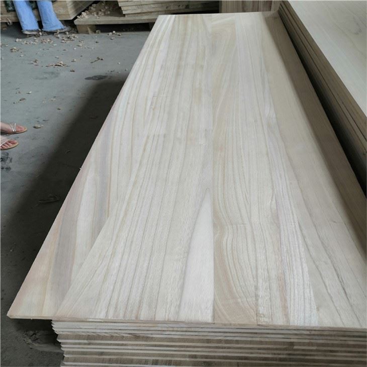 Paulownia treplate